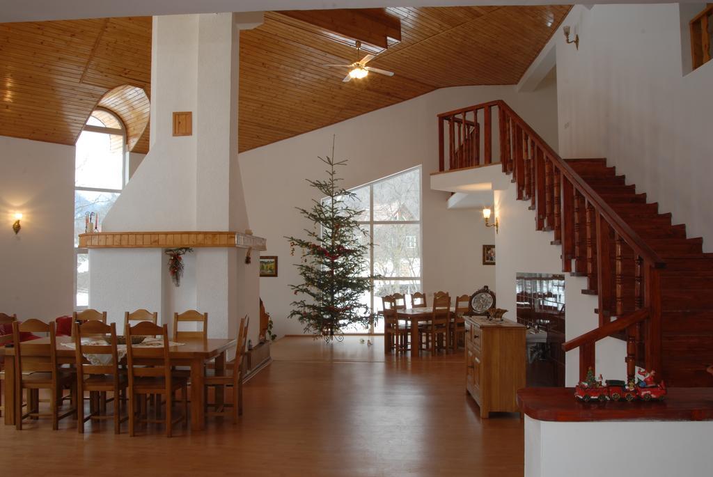 Vila Carpathia Bran  Luaran gambar