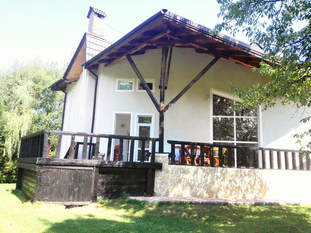 Vila Carpathia Bran  Luaran gambar